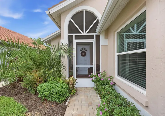 Photo 4 of Single family home for sale at 1468 Turnberry Dr, Venice, FL 34292 | MLS# N6144630 | Listing updated on 2026-08-04