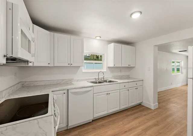4th image of 607 Wayne Ave, New Smyrna Beach, FL 32168 | MLS# V4949520