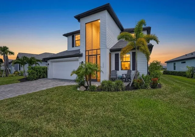 3rd image of 10865 Sun Drop St, Venice, FL 34293 | MLS# A4696309