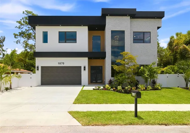 Photo 1 of Single family home for sale at 1870 Jasmine Dr, Sarasota, FL 34239 | MLS# A4696318 | Listing updated on 2026-08-15