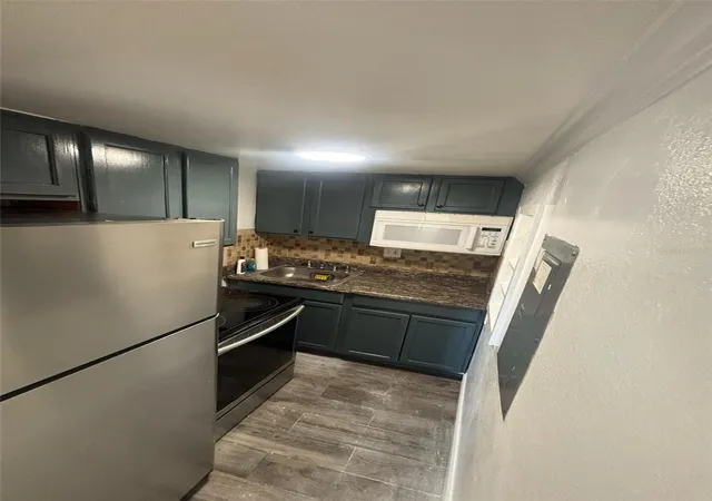 2nd image of 1379 S Martin Luther King Jr Ave, CLEARWATER, FL 33756