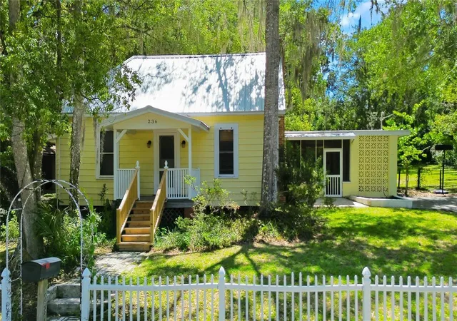 1st image of 236 Pryor St, Brooksville, FL 34601 | MLS# G5113431