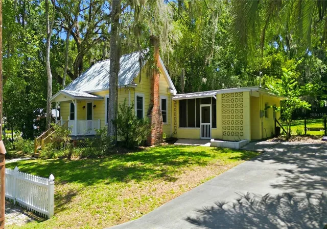2nd image of 236 Pryor St, Brooksville, FL 34601 | MLS# G5113431