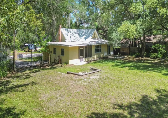 3rd image of 236 Pryor St, Brooksville, FL 34601 | MLS# G5113431