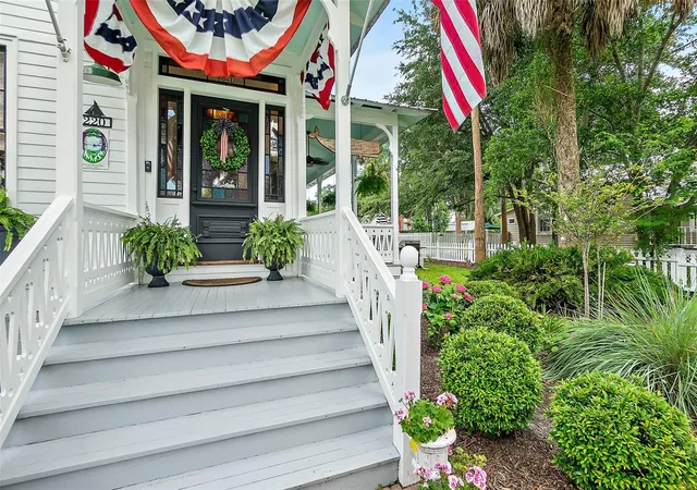 Photo 3 of Single family home for sale at 220 S 4th Street, Palatka, FL 32177 | MLS# FC319102 | Listing updated on 2026-07-24