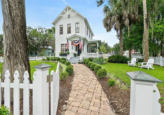 Photo 5 of Single family home for sale at 220 S 4th Street, Palatka, FL 32177 | MLS# FC319102 | Listing updated on 2026-07-24