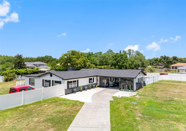 2nd image of 5515 Lake Le Clare Rd, Lutz, FL 33558 | MLS# TB8516728