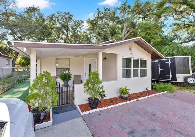 Photo 2 of Single family home for sale at 1101 28th Street Nw, Winter Haven, FL 33881 | MLS# O6414725 | Listing updated on 2026-06-17
