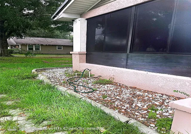 Photo 3 of Single family home for sale at 118 W Drew St, Plant City, FL 33563 | MLS# TB8516779 | Listing updated on 2026-09-04