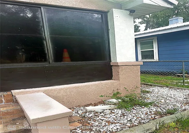 Photo 4 of Single family home for sale at 118 W Drew St, Plant City, FL 33563 | MLS# TB8516779 | Listing updated on 2026-09-04
