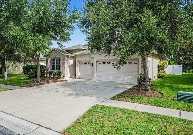 Photo 1 of Single family home for sale at 20057 Oakflower Ave, Tampa, FL 33647 | MLS# TB8516780 | Listing updated on 2026-09-28
