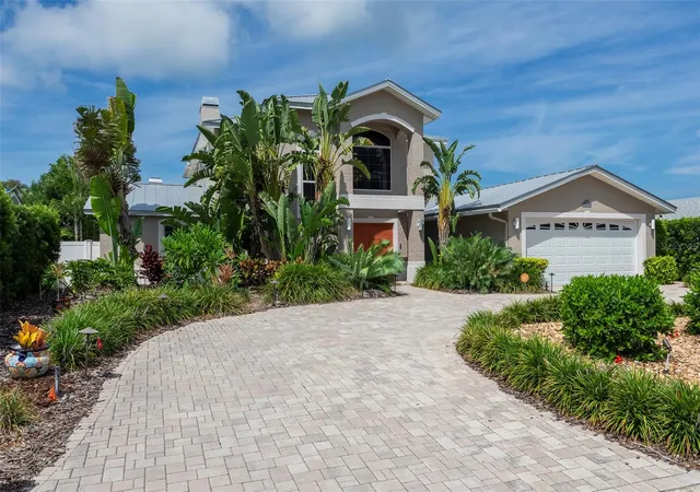 Homes for sale in St Pete Beach, FL | 311 S Isle Dr, St Pete Beach, FL 33706 | MLS# TB8516791
