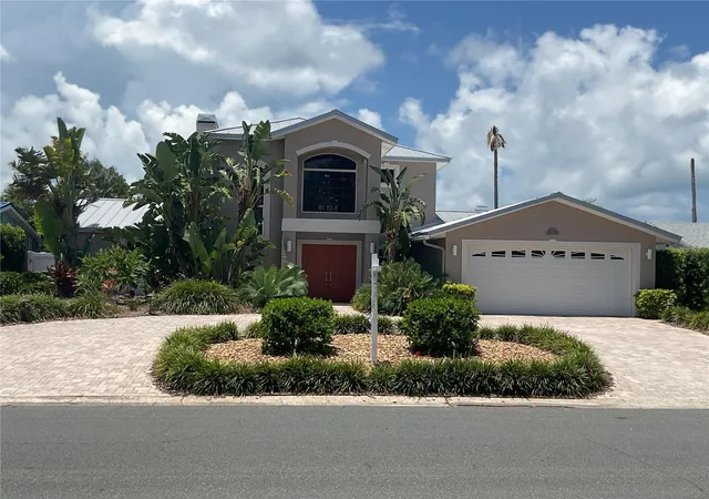 Homes for sale in St Pete Beach, FL | 311 S Isle Dr, St Pete Beach, FL 33706 | MLS# TB8516791