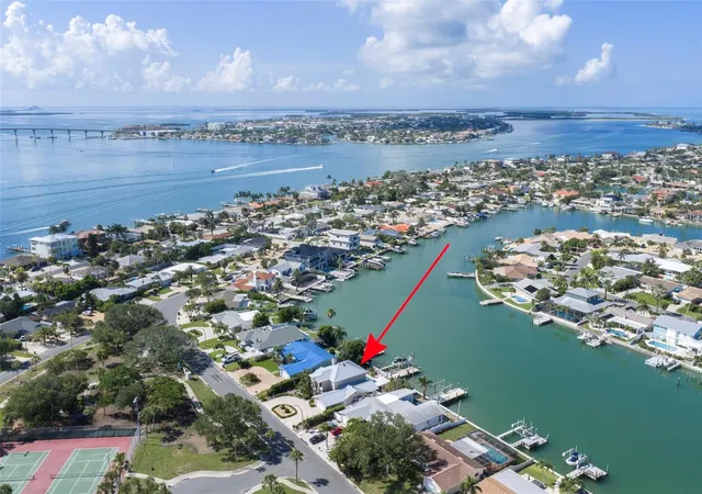 Homes for sale in St Pete Beach, FL | 311 S Isle Dr, St Pete Beach, FL 33706 | MLS# TB8516791