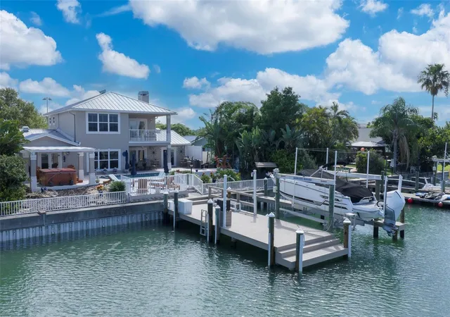 Homes for sale in St Pete Beach, FL | 311 S Isle Dr, St Pete Beach, FL 33706 | MLS# TB8516791
