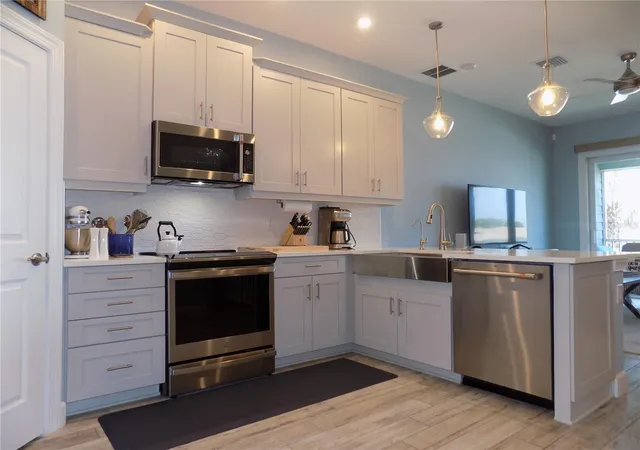 3rd image of 2511 Coral Ct, Indian Rocks Beach, FL 33785 | MLS# TB8516807
