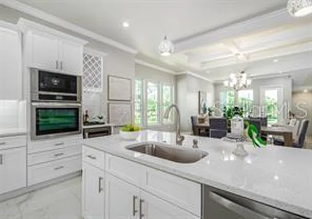 4th image of 3844 Seena Manor Ct, Tampa, FL 33618 | MLS# TB8516808