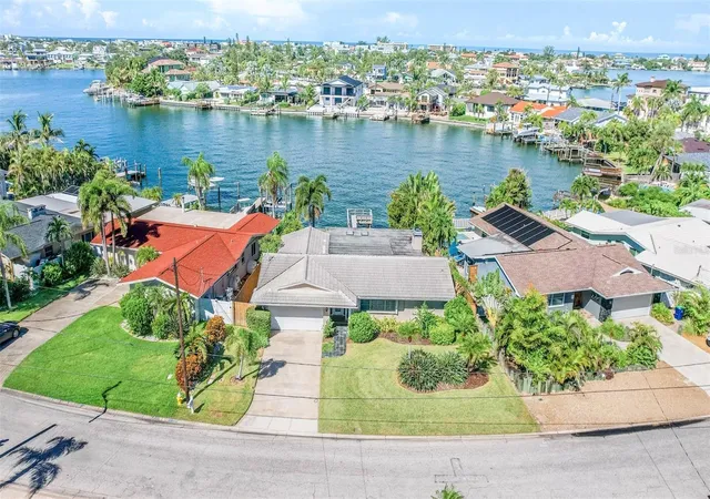 Single family home for sale at 513 Harbor Dr N, INDIAN ROCKS BEACH, FL 33785 | MLS# TB8516837