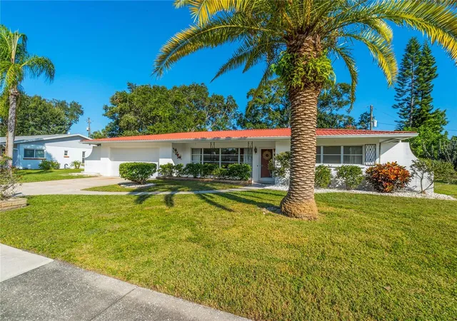 Photo 1 of Single family home for sale at 2521 Webber St, Sarasota, FL 34239 | MLS# A4696363 | Listing updated on 2026-10-04