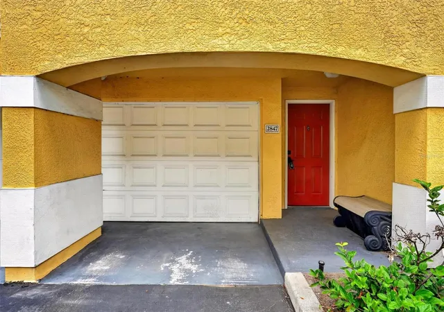 Photo 3 of Condo for sale at 2847 Shadow View Cir #2847, Maitland, FL 32751 | MLS# O6414837 | Listing updated on 2026-09-30