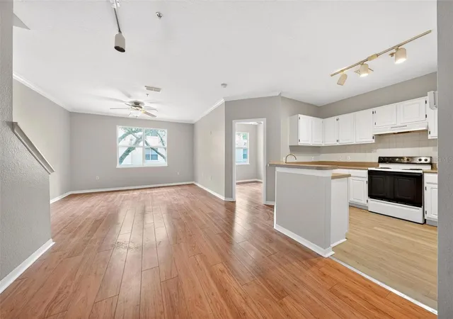 Listing Photo 4 - Condo for sale in building located at 2847 Shadow Vw Cir, MAITLAND, FL 32751 - Unit #2847