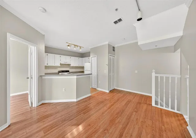 Listing Photo 5 - Condo for sale in building located at 2847 Shadow Vw Cir, MAITLAND, FL 32751 - Unit #2847