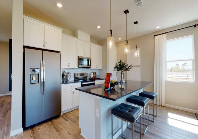 Photo 4 of Sale Pending at 5311 Spring Maiden Cir, Apollo Beach, FL 33572 | MLS# S5151474 | Listing updated on 2026-09-22