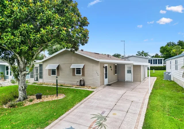 Photo 1 of Single family home for sale at 1534 Hillcrest Dr, Lady Lake, FL 32159 | MLS# G5113458 | Listing updated on 2026-10-04