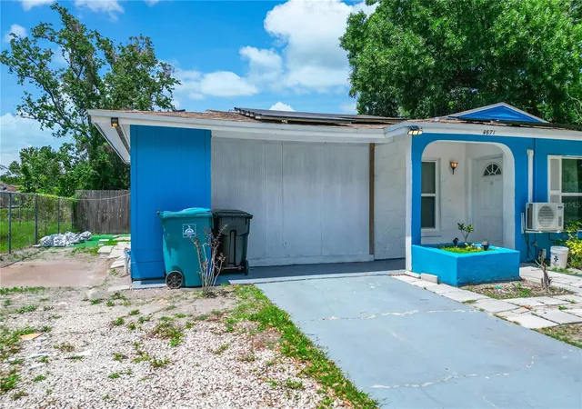 Photo 3 of Single family home for sale at 4671 Vergara Ct, Orlando, FL 32811 | MLS# O6414856 | Listing updated on 2026-10-08