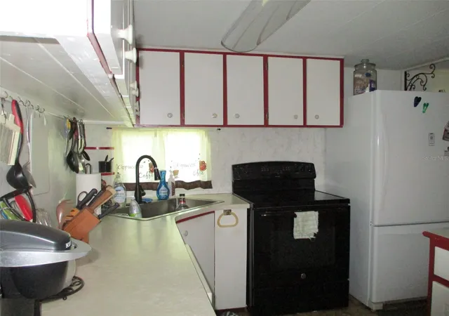 Photo 3 of Manufactured home for sale at 38513 Willoughby Dr, Zephyrhills, FL 33540 | MLS# TB8516870 | Listing updated on 2026-09-04