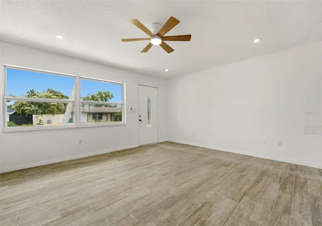 4th image of 178 Dowling Ave Ne, Port Charlotte, FL 33952 | MLS# L4962566