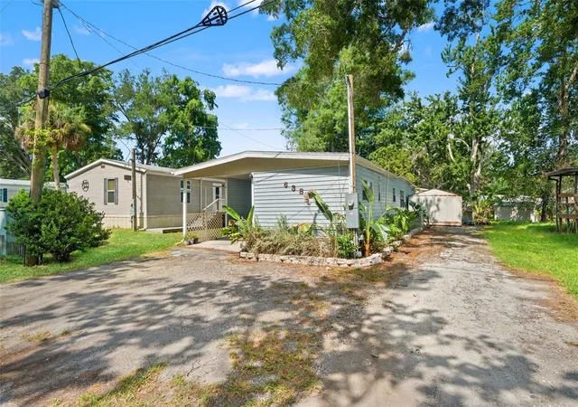Photo 3 of Manufactured home for sale at 6380 Richard Dr, Weeki Wachee, FL 34607 | MLS# W7886534 | Listing updated on 2026-08-14