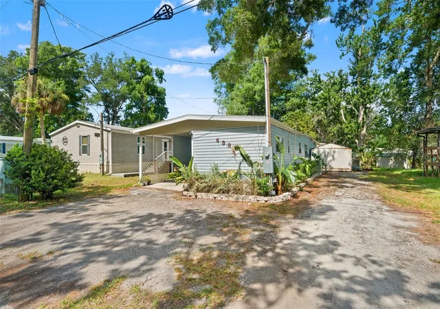 Photo 4 of Manufactured home for sale at 6380 Richard Dr, Weeki Wachee, FL 34607 | MLS# W7886534 | Listing updated on 2026-08-14