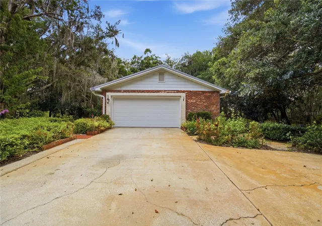 Photo 3 of Single family home for sale at 2271 Keystone Rd, Tarpon Springs, FL 34688 | MLS# TB8516903 | Listing updated on 2026-06-11