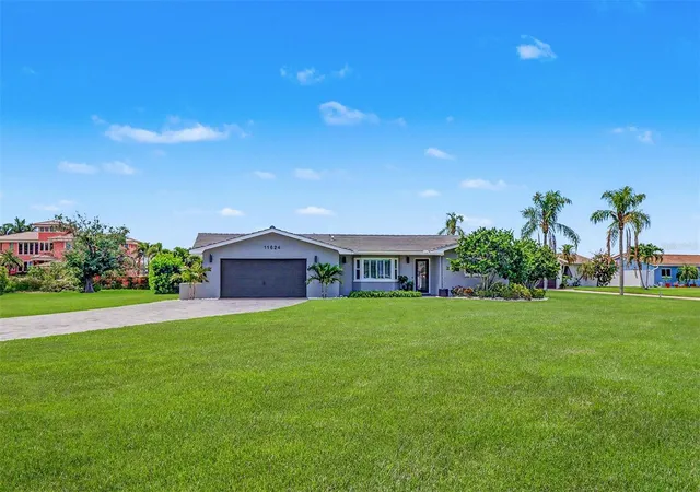 Homes for sale in Seminole, FL | 11624 Grove St, Seminole, FL 33772 | MLS# TB8516905