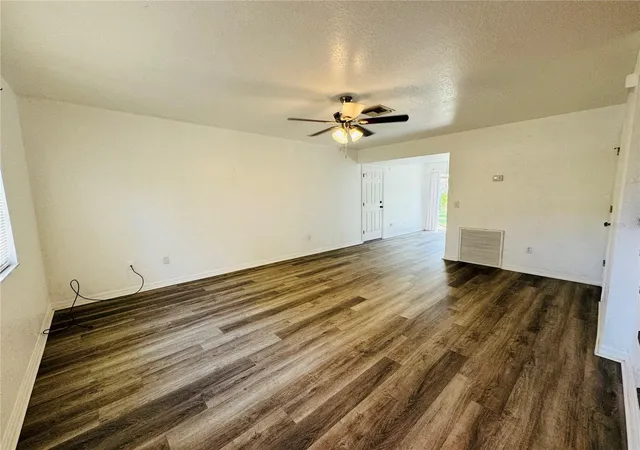 5th image of 3818 Red Oak Ct, Lake Wales, FL 33898 | MLS# O6414909