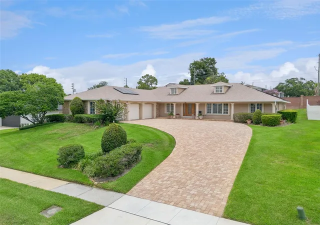 Photo 2 of Single family home for sale at 220 Rollingwood Trl, Altamonte Springs, FL 32714 | MLS# O6414914 | Listing updated on 2026-10-04