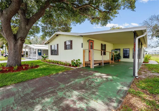 Photo 2 of Manufactured home for sale at 36428 Malibu Way, Zephyrhills, FL 33541 | MLS# TB8516941 | Listing updated on 2026-10-08