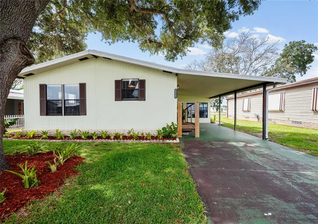 Photo 3 of Manufactured home for sale at 36428 Malibu Way, Zephyrhills, FL 33541 | MLS# TB8516941 | Listing updated on 2026-10-08