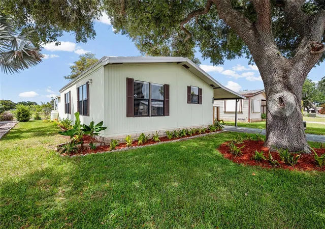Photo 3 of Manufactured home for sale at 36428 Malibu Way, Zephyrhills, FL 33541 | MLS# TB8516941 | Listing updated on 2026-10-08
