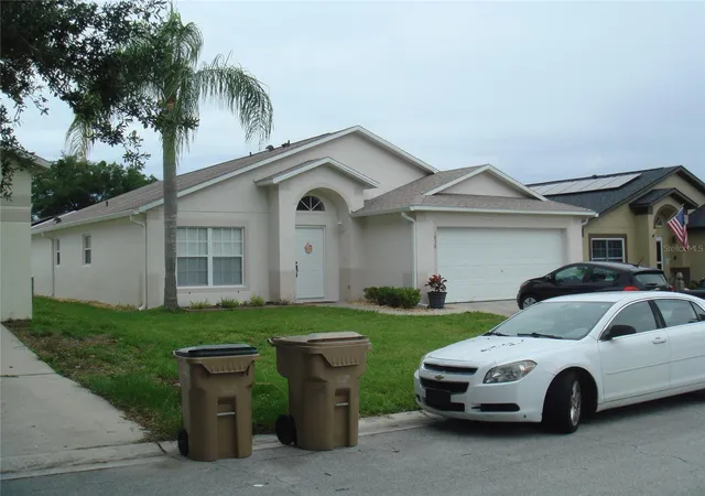 Photo 2 of Single family home for sale at 1036 Clear Crk Cir, Clermont, FL 34714 | MLS# S5151494 | Listing updated on 2026-09-21