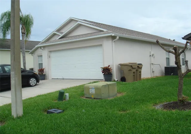 Photo 3 of Single family home for sale at 1036 Clear Crk Cir, Clermont, FL 34714 | MLS# S5151494 | Listing updated on 2026-09-21