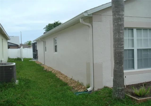 Photo 3 of Single family home for sale at 1036 Clear Crk Cir, Clermont, FL 34714 | MLS# S5151494 | Listing updated on 2026-10-20