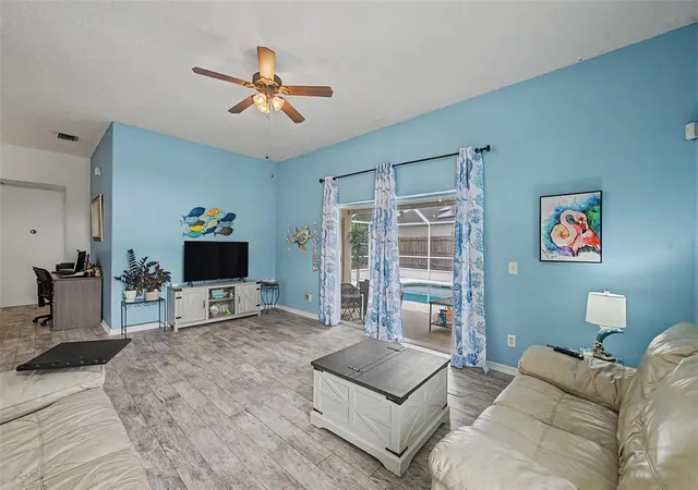 Photo 4 of Single family home for sale at 655 Sand Ridge Dr, Valrico, FL 33594 | MLS# TB8516957 | Listing updated on 2026-09-28