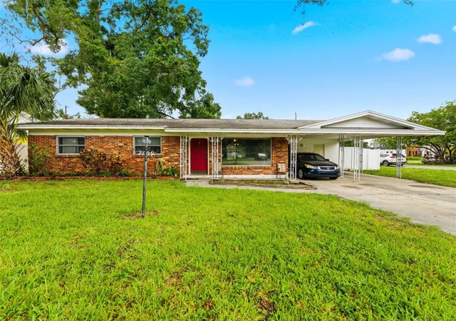 Photo 1 of Single family home for sale at 2109 W Erna Dr, Tampa, FL 33603 | MLS# TB8516966 | Listing updated on 2026-09-12