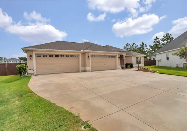 Homes for sale in Oxford, FL | 11415 Zimmerman Path, Oxford, FL 34484 | MLS# OM726243