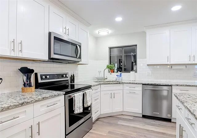 3rd image of 670 Glen Cir, New Smyrna Beach, FL 32168 | MLS# O6414957