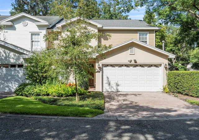 Photo 1 of Townhouse for sale at 1223 Country Clb Oaks Cir, Orlando, FL 32804 | MLS# O6414962 | Listing updated on 2026-08-20