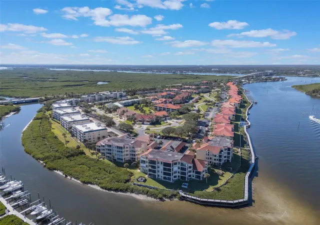 2nd image of 426 Bouchelle Dr, NEW SMYRNA BEACH, FL 32169