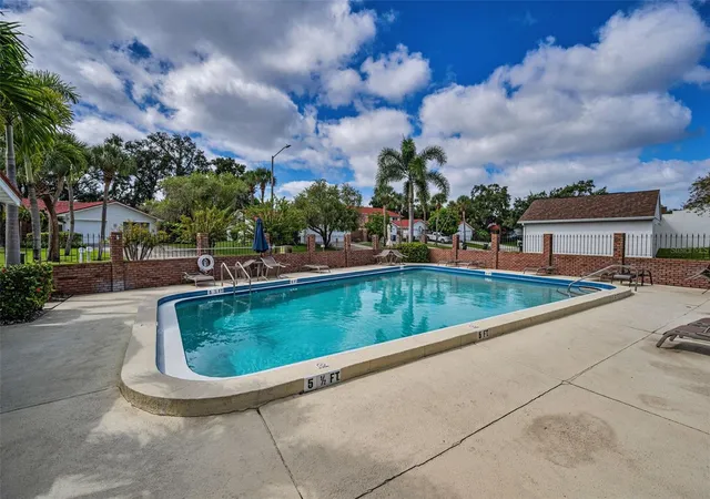 2nd image of 1400 Water Vw Dr W, LARGO, FL 33771